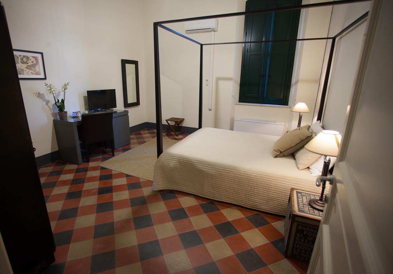 Le Stanze Del Capotreno Bed & Breakfast Багерия Екстериор снимка