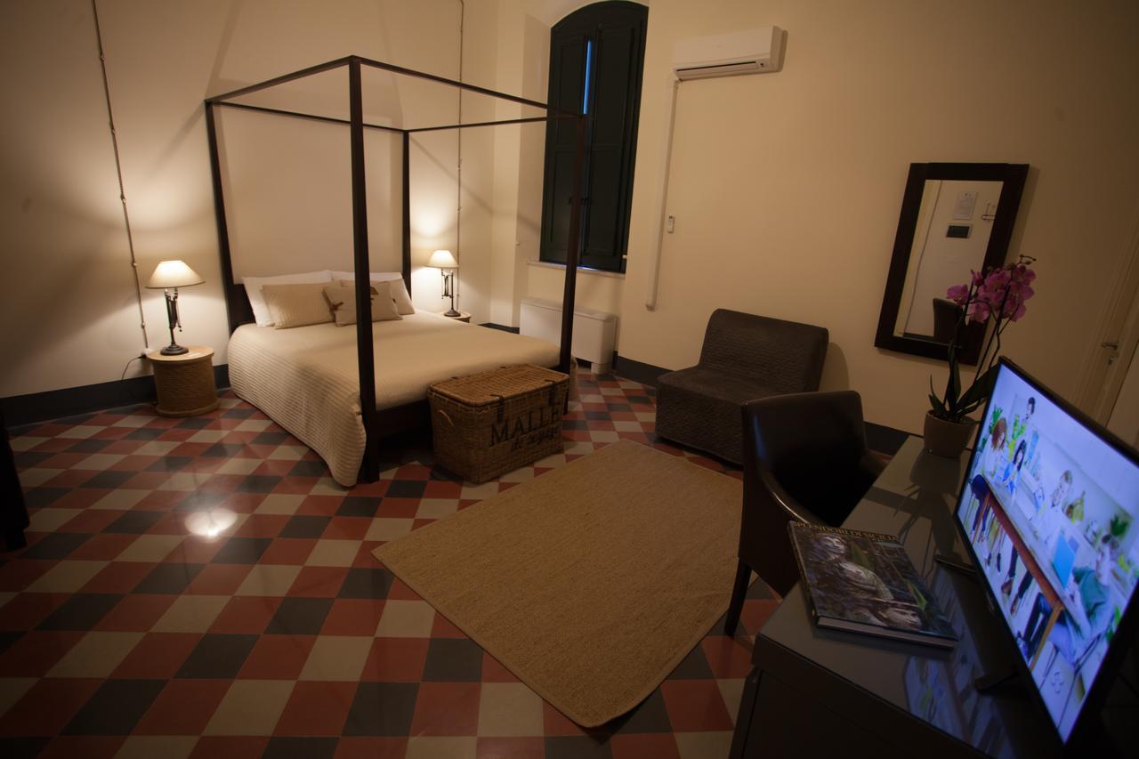 Le Stanze Del Capotreno Bed & Breakfast Багерия Екстериор снимка